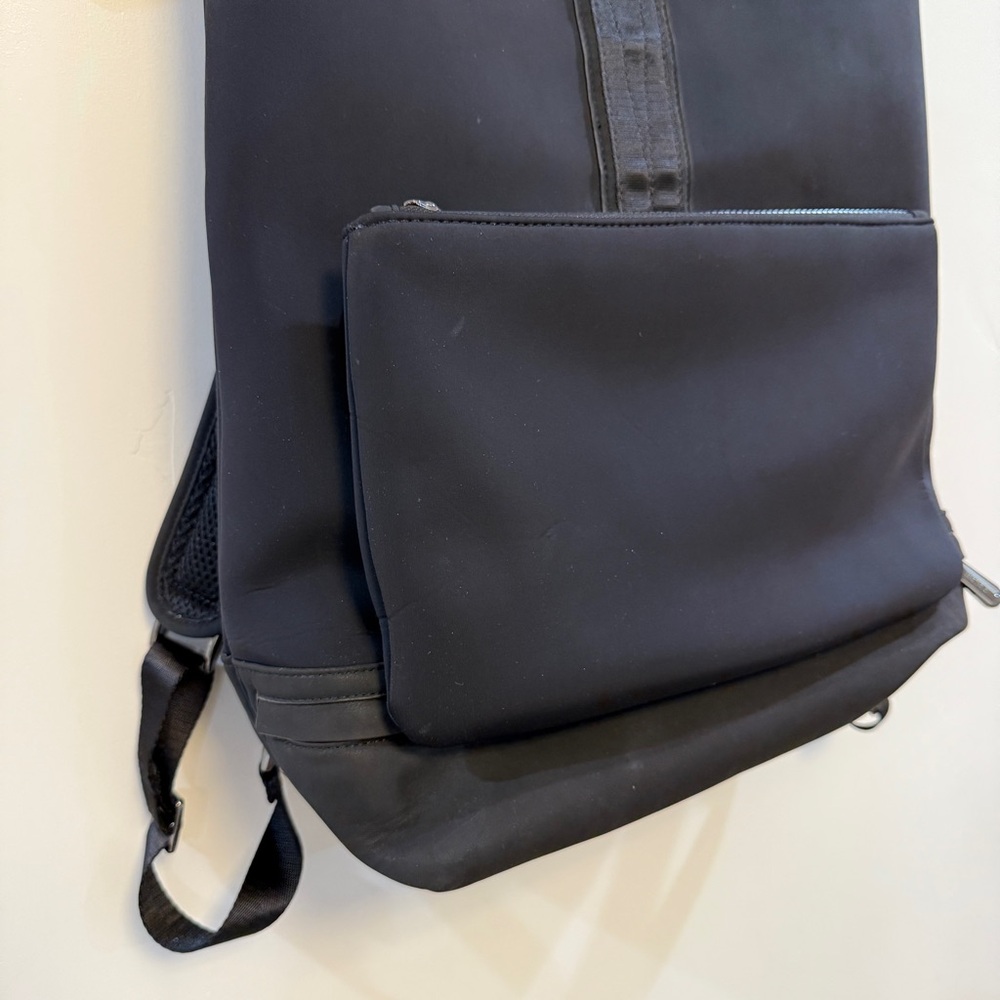 ATHLETA CARAA x Athleta Convertible Backpack Black - Picture 6 of 12